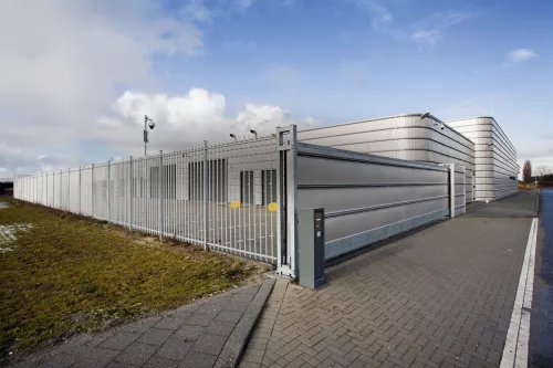 Site protection-video surveillance-barriers and fences